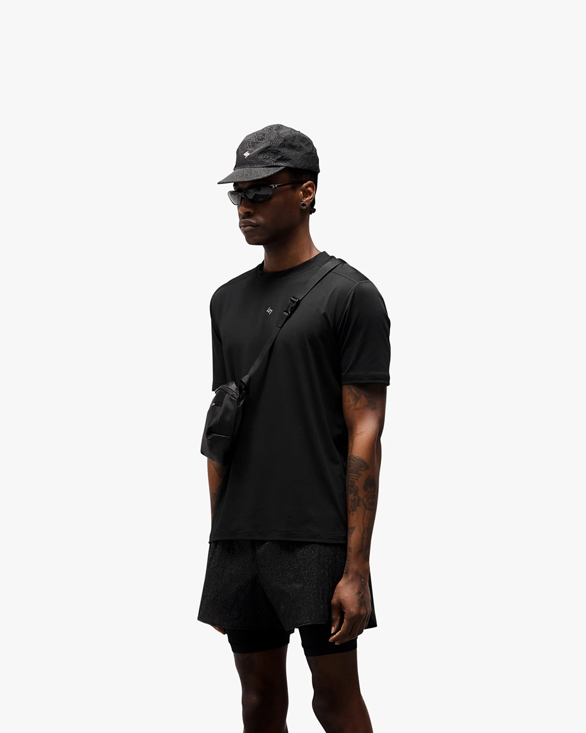 247 Contour Run T-Shirt - Black - Image 2