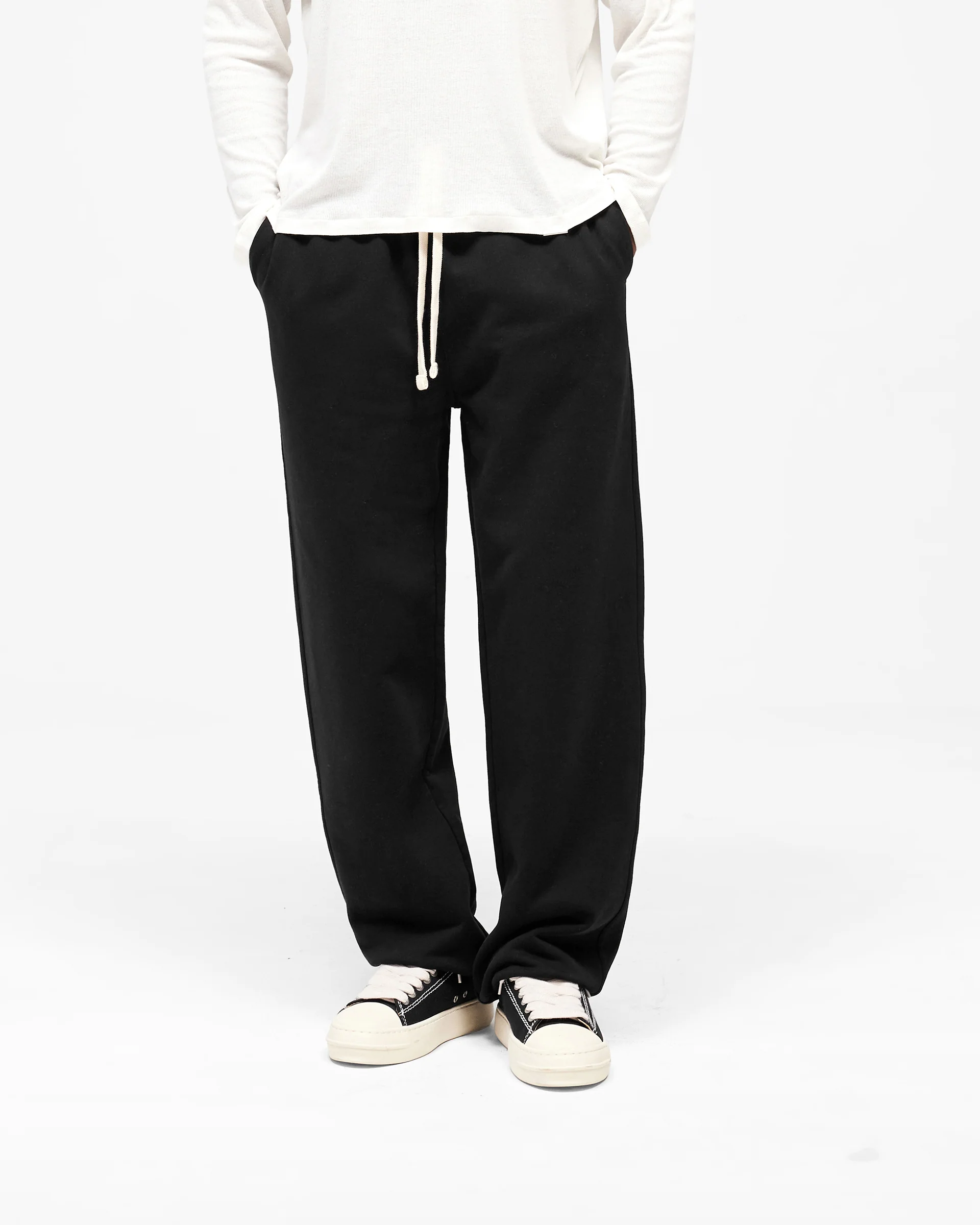 Initial Wide Leg Cuffed Sweatpant - Jet Black - Image 3