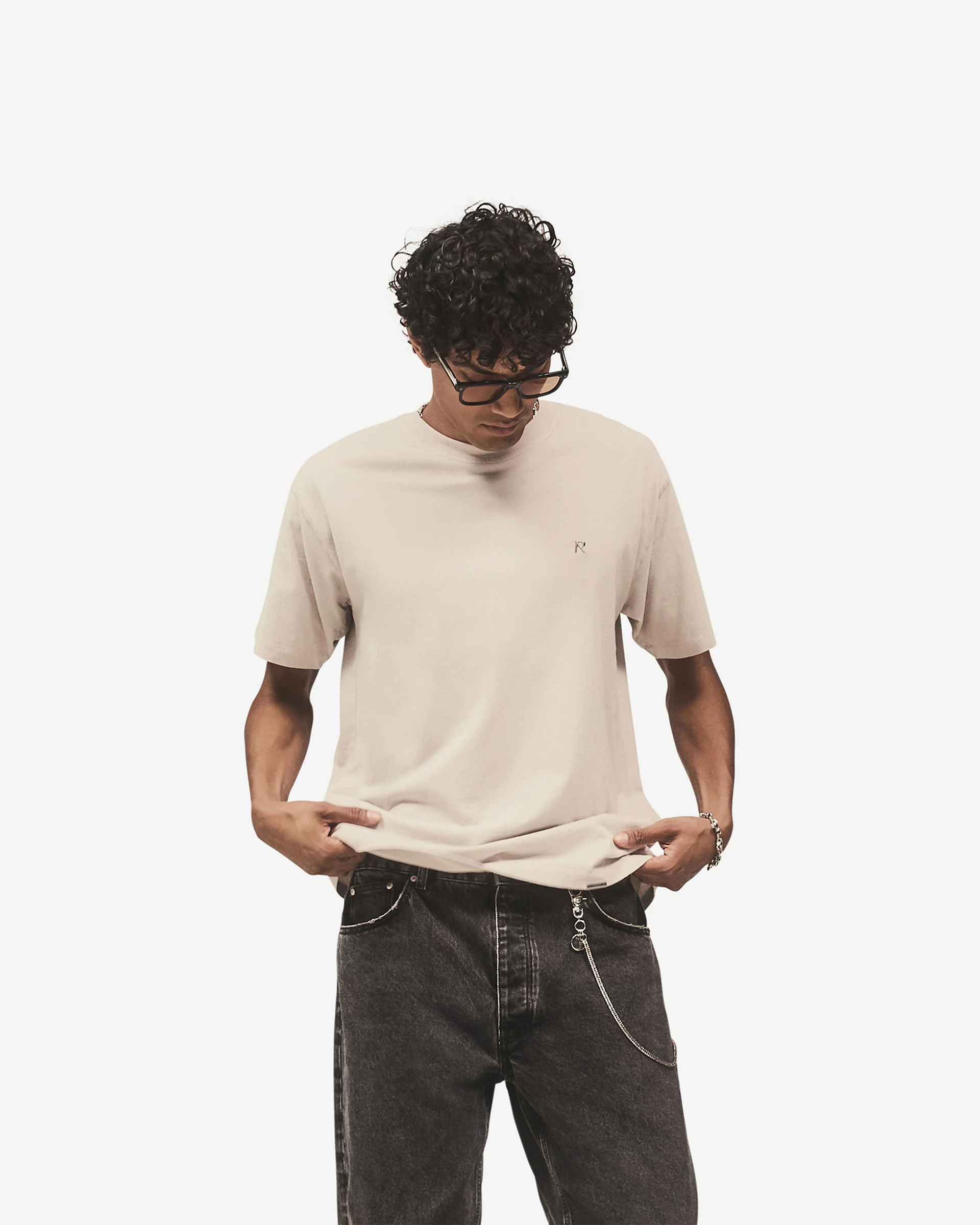 Metal Initial R T-Shirt - Concrete - Image 3