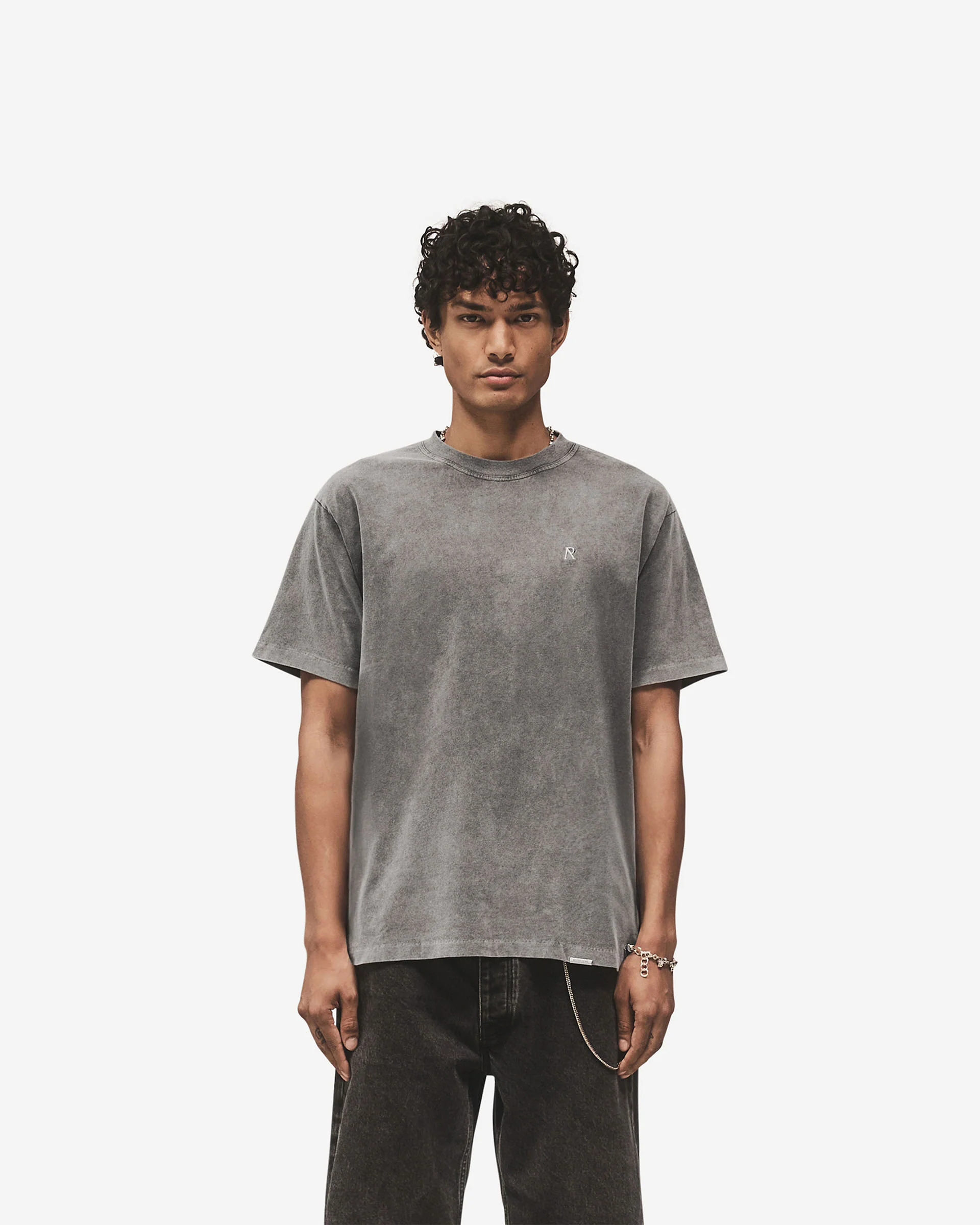 Metal Initial R T-Shirt - Vintage Grey - Image 3